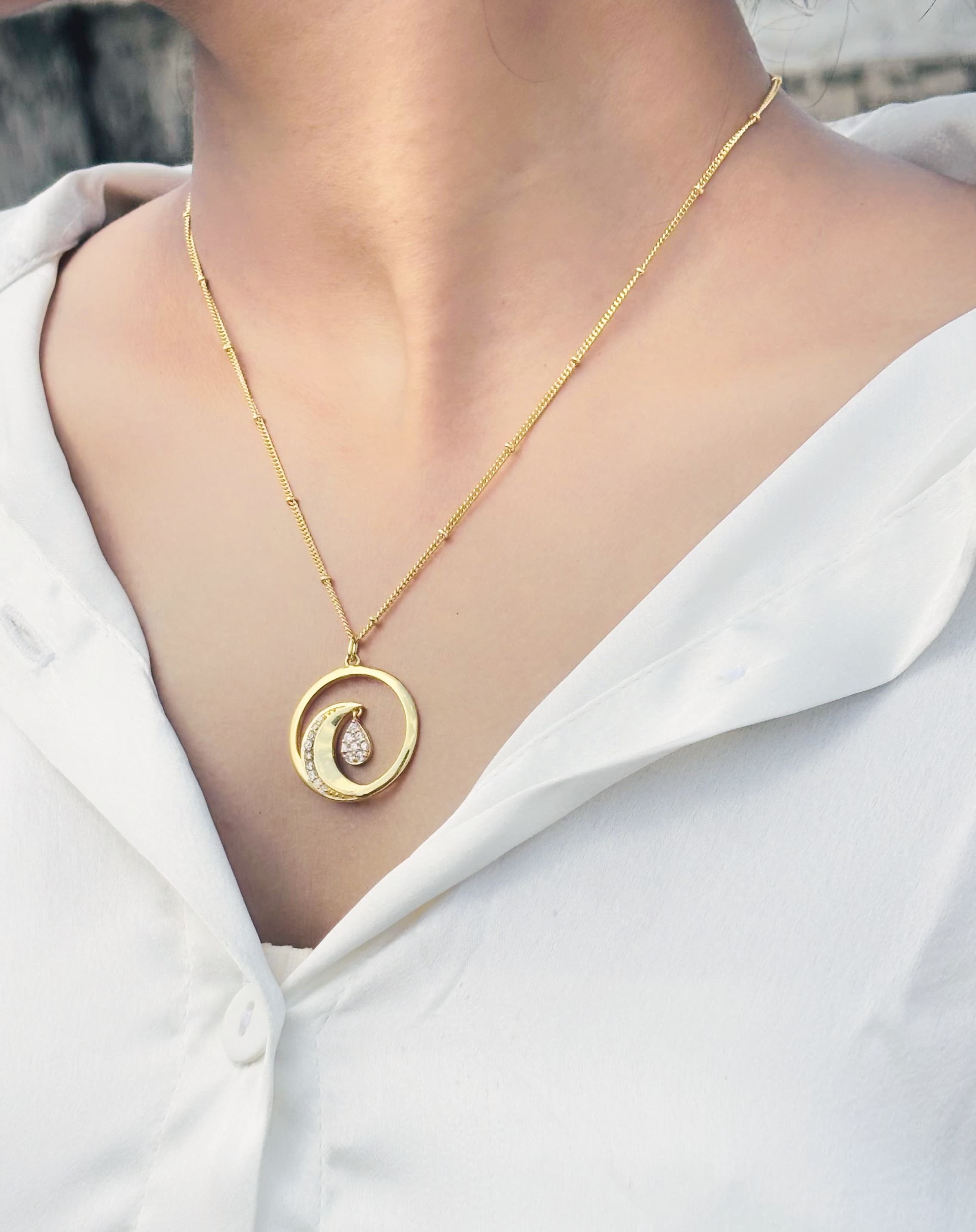 Trendy Gold Minimal Moon Pendant Chain