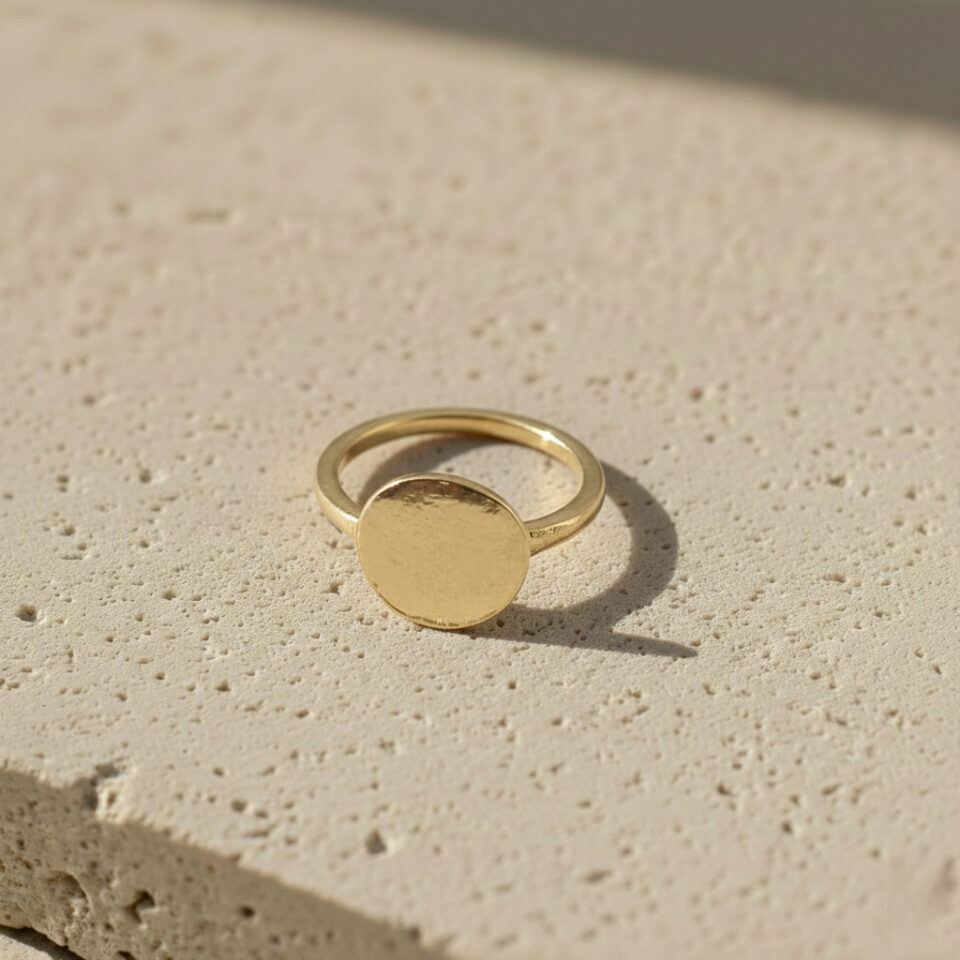 Classic simple gold fashion ring